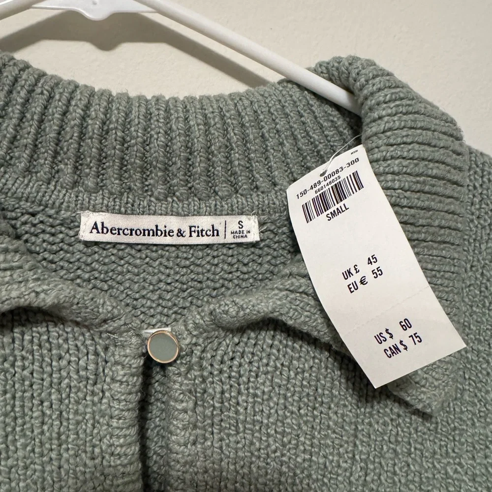 Abercrombie top - Picture 3 of 3